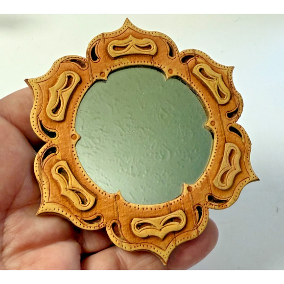 Vintage Handmade Russian Birch Wood Decorated Compact Mirror - Picture 4 of 4